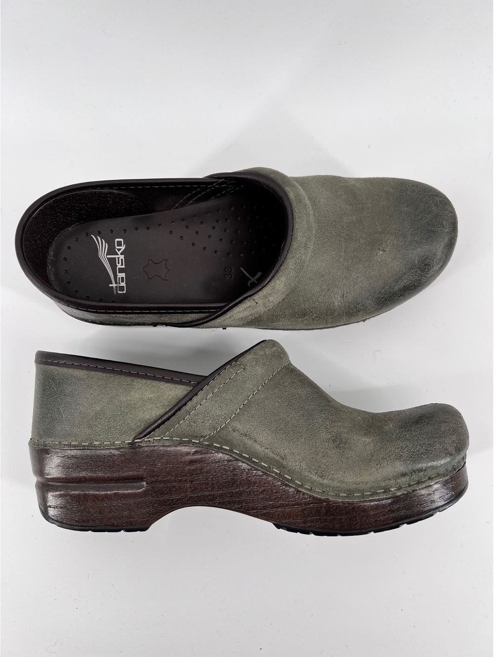 Dansko Professional Grey/Green Distressed Suede Leather Clogs 38 7.5-8 Comfort
